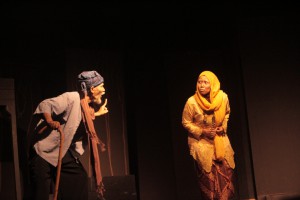  Pementasan "Lelaki Tua dan Ibu Sepuh Ratu Rita" Teater Sado Kuningan